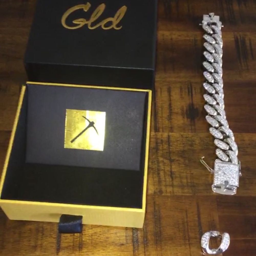 GLD Cuban Link Bracelet